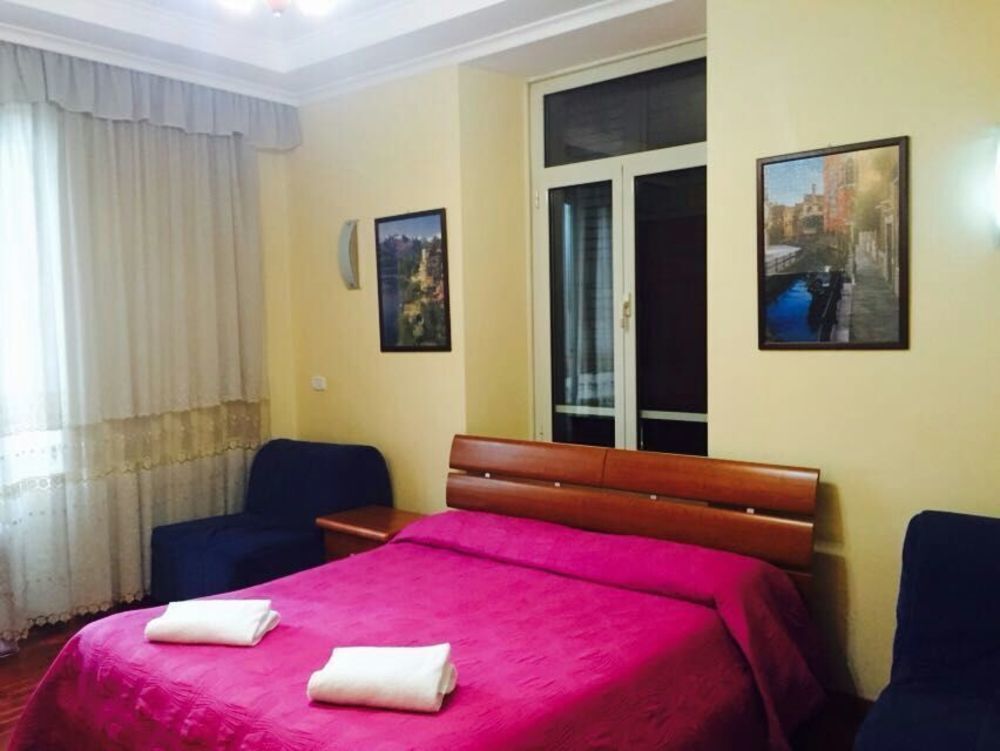 Zhihua Guest House Rome Extérieur photo